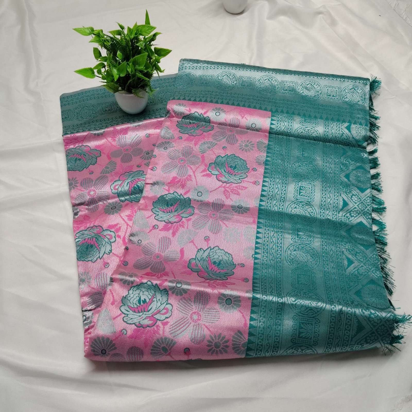 Banarasi style Art silk saree - Image 4