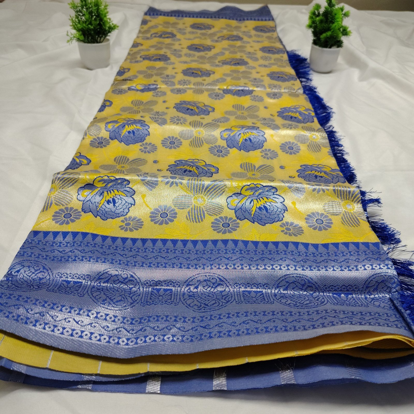 Banarasi style Art silk saree - Image 12